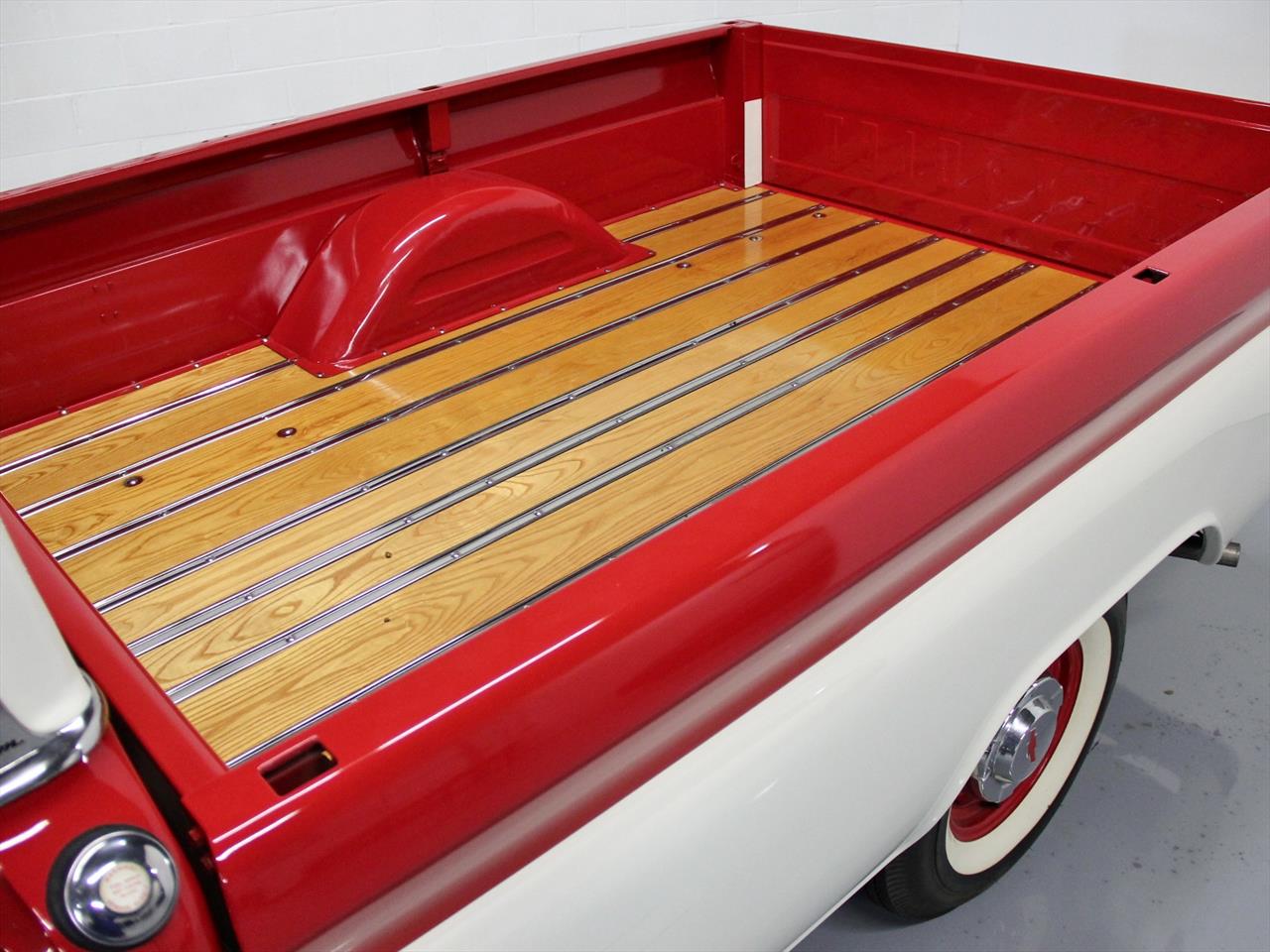 1961 Chevrolet Apache Longbed Fleetside Truck