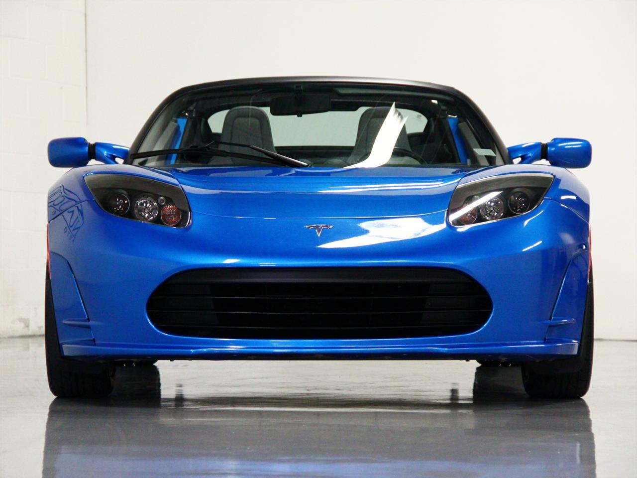 Tesla roadster sport 2011