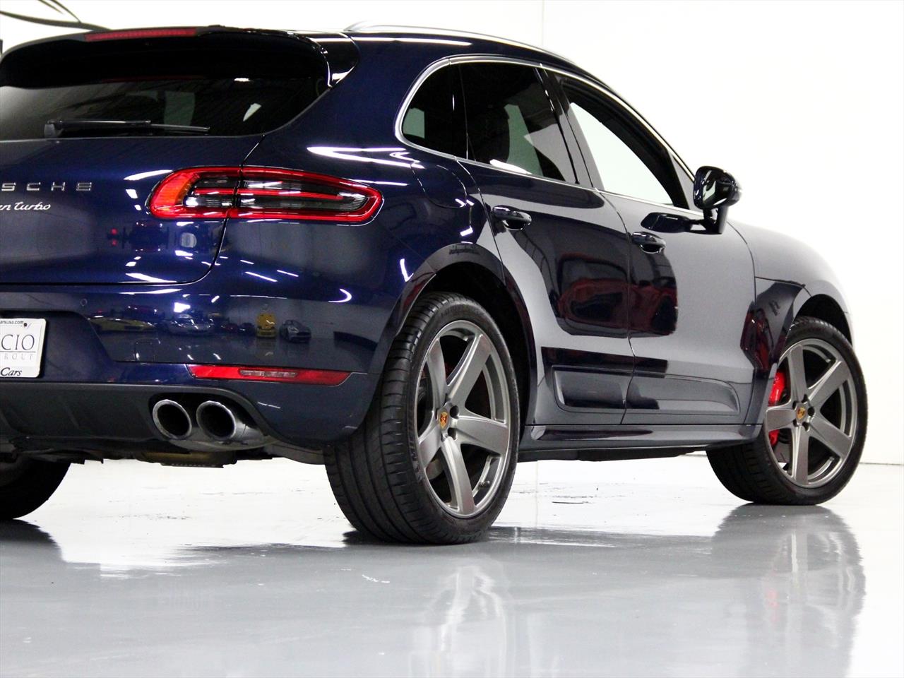 2017 Porsche Macan Turbo w/ Performance Package