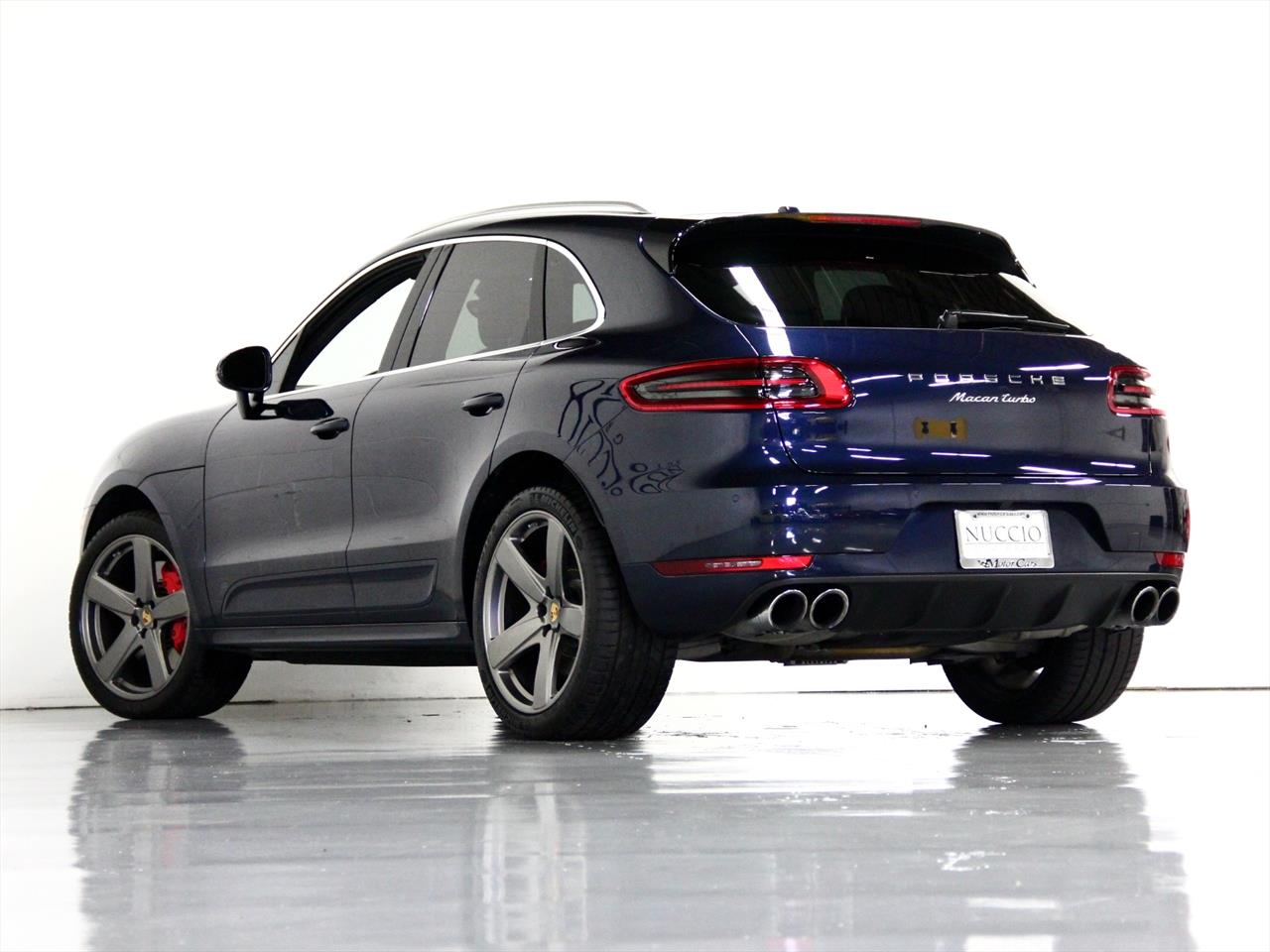 2017 Porsche Macan Turbo w/ Performance Package